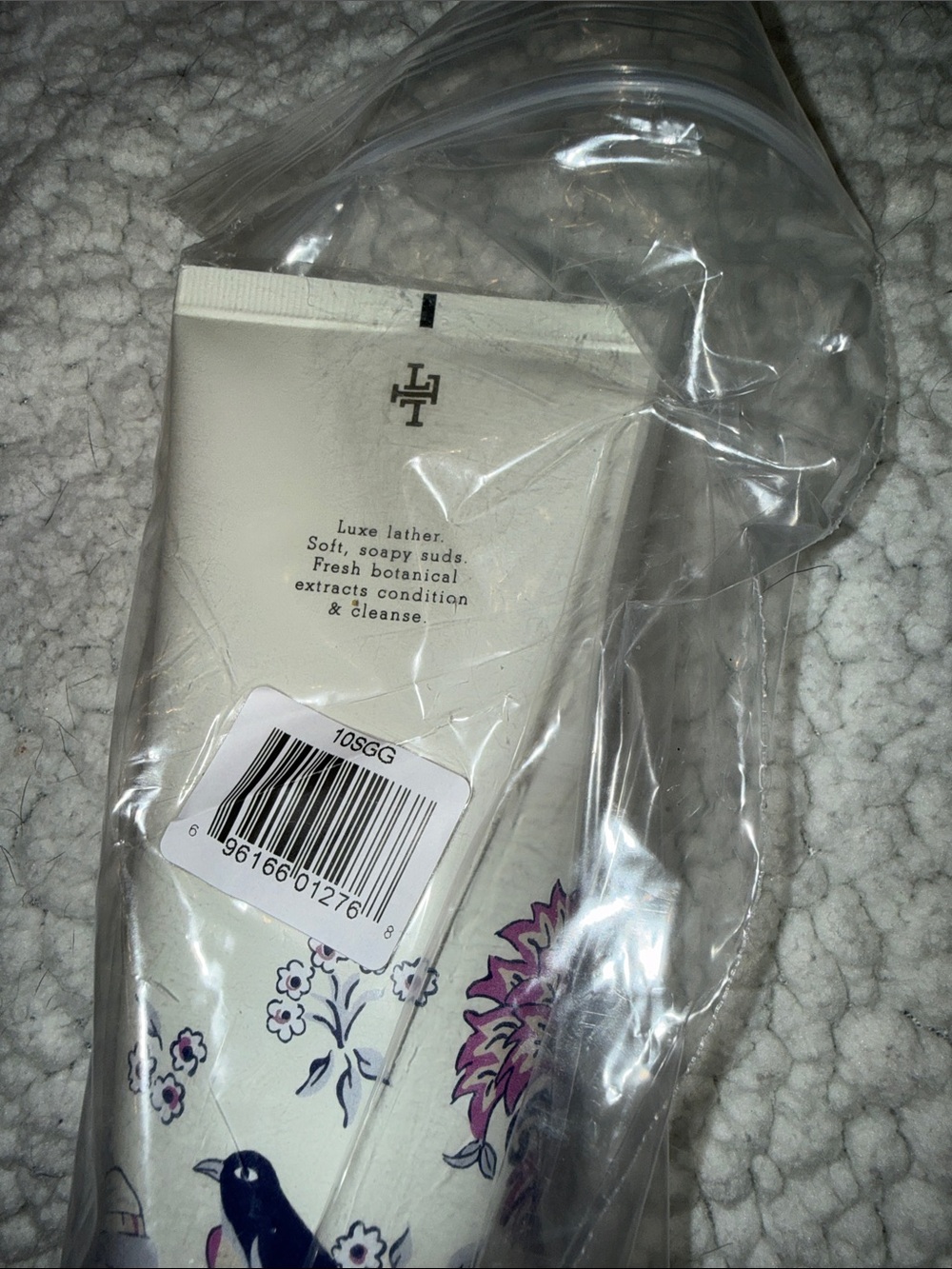 Lolli Imagine Perfumed Shower Gel - Cream Tube with Pink and Navy Bird Art - Picture 3 of 4